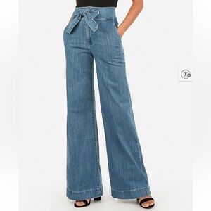 Express Blue Flare & Wide Leg Jeans fits like a sz 5/6
